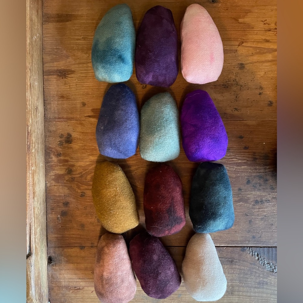 Handmade wool colored Easter Eggs
Can come in set or all
